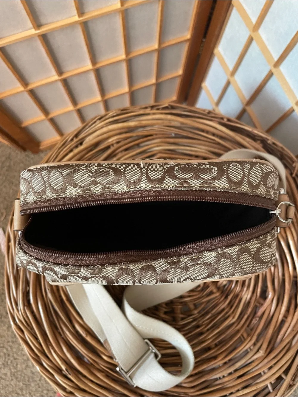 Vintage Coach Slingback Jacquard Messenger Bag in Khaki and Chalk